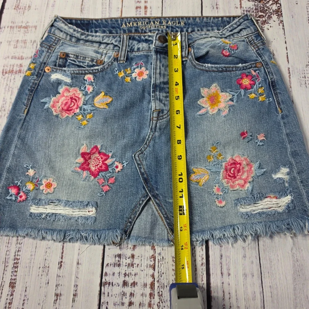 American Eagle Denim Mini‎ Skirt Womens 2 Blue Excellent Floral Embroidered Boho